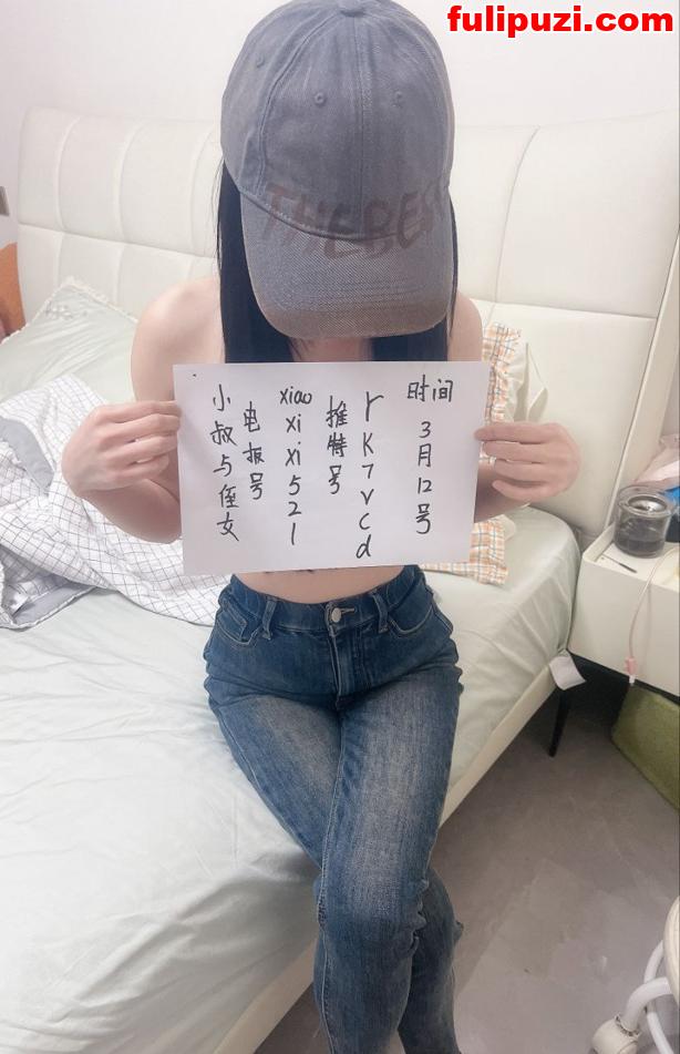 推特大神和侄女小夕同居的乱伦日常 两人一狗玩3P后入侄女狗子卖力舔交合处【136P+402V/2.82G】